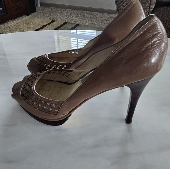 Michael Kors Heels Womens Sz 9.5M Zamara Open Toe Taupe Shoes Slip On Stiletto - Picture 7 of 16